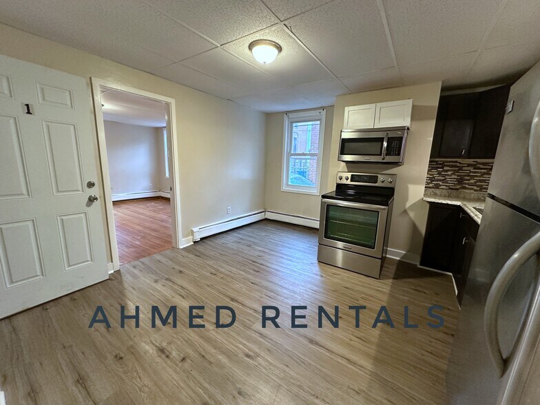 Building Photo - 37 Tate St