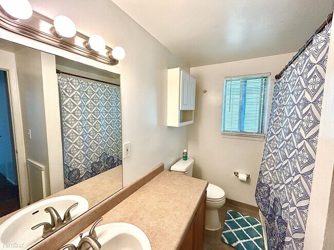 Building Photo - 3 br, 1.5 bath House - 23222 Marmon Ave 23...