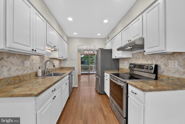 Building Photo - 2031 Sarazen Pl
