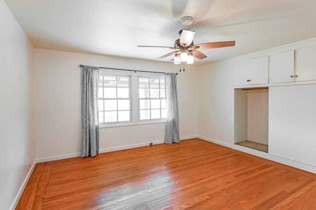 Building Photo - 3 Bedroom Home In Desirable Lafayette!