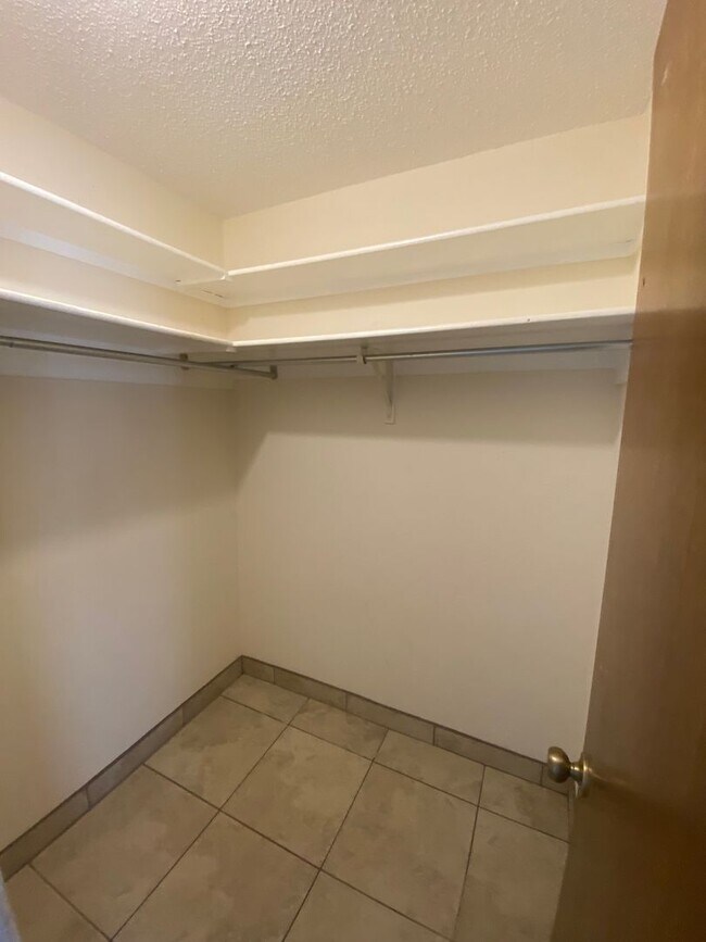 Building Photo - 675 Frank Maes Ave