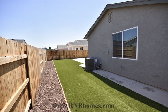 Building Photo - 3921 Slurry St