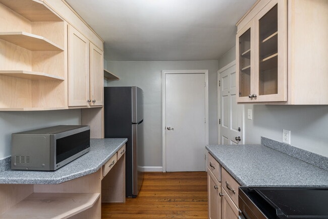 Building Photo - 3327 Emory Dr