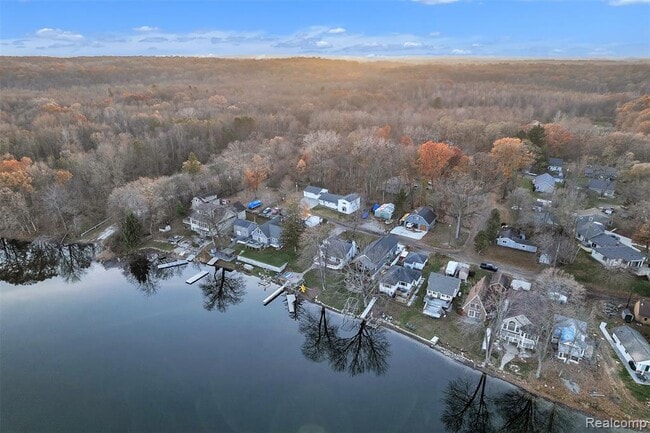 Building Photo - 8165 Leonard Dr