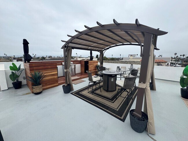 Building Photo - Luxury Coastal Living – Brand New Custom H...