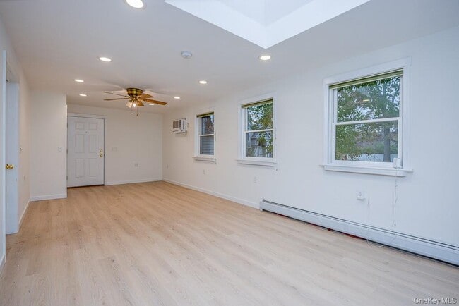 Building Photo - 17 Old Lake Rd