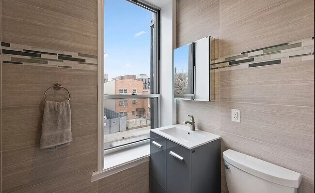 Building Photo - 936A Lafayette Ave