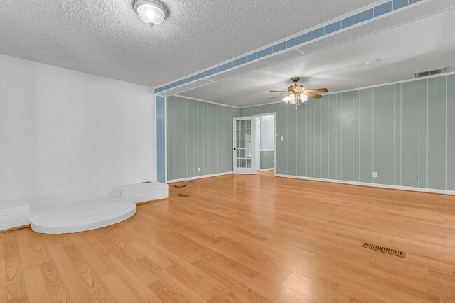 Building Photo - Move-In Ready Home in a Prime Summerville ...