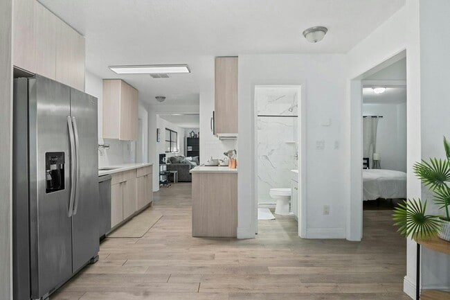 Primary Photo - 919 Ave S SE