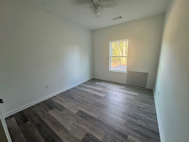 Building Photo - 20 Sanford Ave