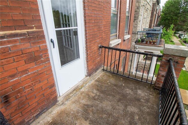 Building Photo - 4141 Flad Ave