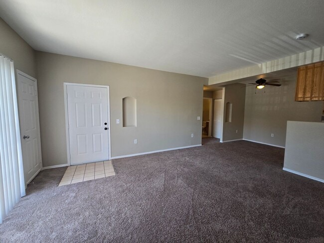 Building Photo - A Fabulous 2 Bedroom Downstairs Condo Cent...
