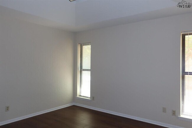 Building Photo - 2415 Bryan Glen St