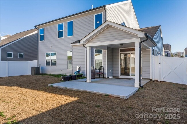 Building Photo - 116 Farrier Ln