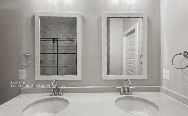 Building Photo - Charming 3BR/3BA Hoover Home with Fenced-In Yard & Modern LVP Flooring