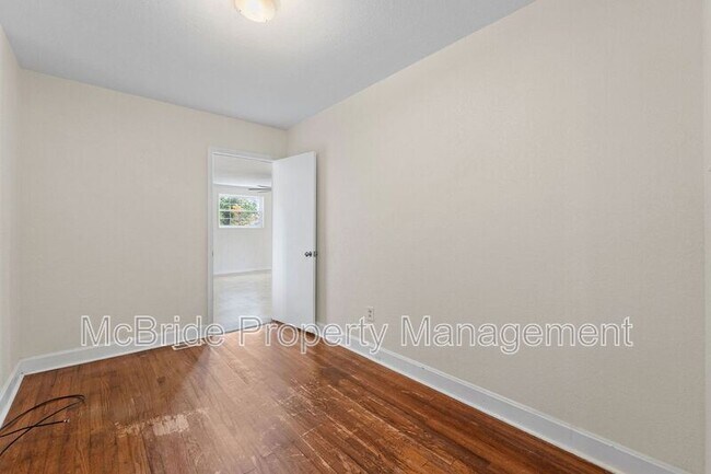 Building Photo - 105 Nut Grove Dr