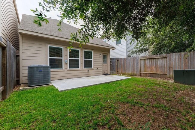 Building Photo - 11413 Hackmatack Way