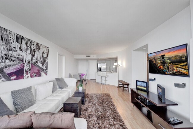 Building Photo - 1900 Sunset Harbour Dr