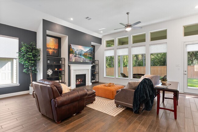 Building Photo - 522 Black Bronco Rd