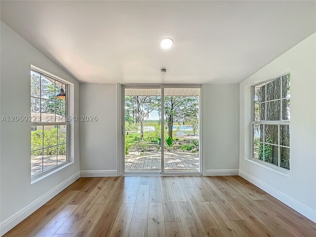 Building Photo - 8781 LAKESHORE Dr