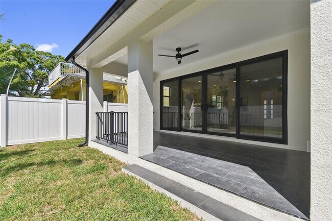Building Photo - 6315 S Richard Ave