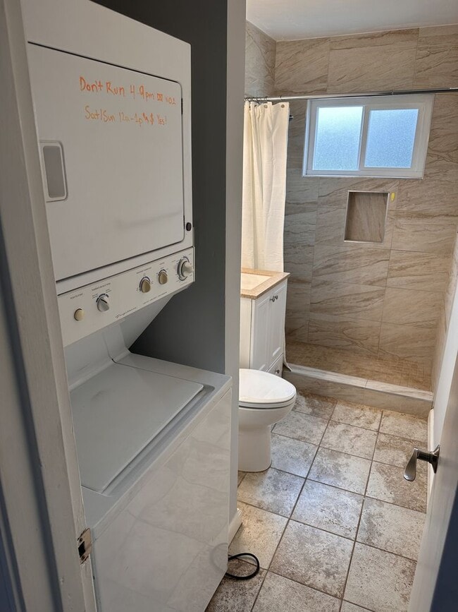 Building Photo - Gorgeously Remodeled Two Bedroom Condo Wit...