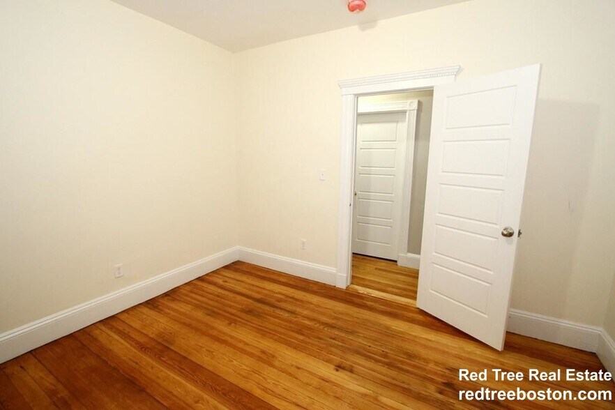 Building Photo - 35 Harbor View St