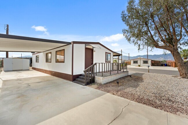 Building Photo - 32520 Westchester Dr