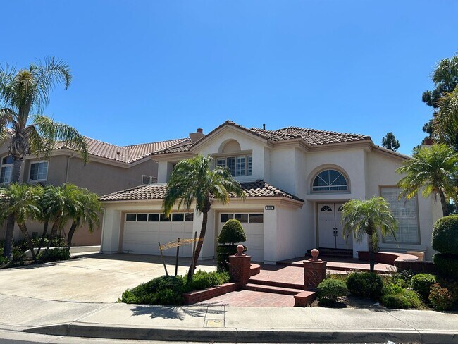 Building Photo - 8132 E Hillsdale Dr