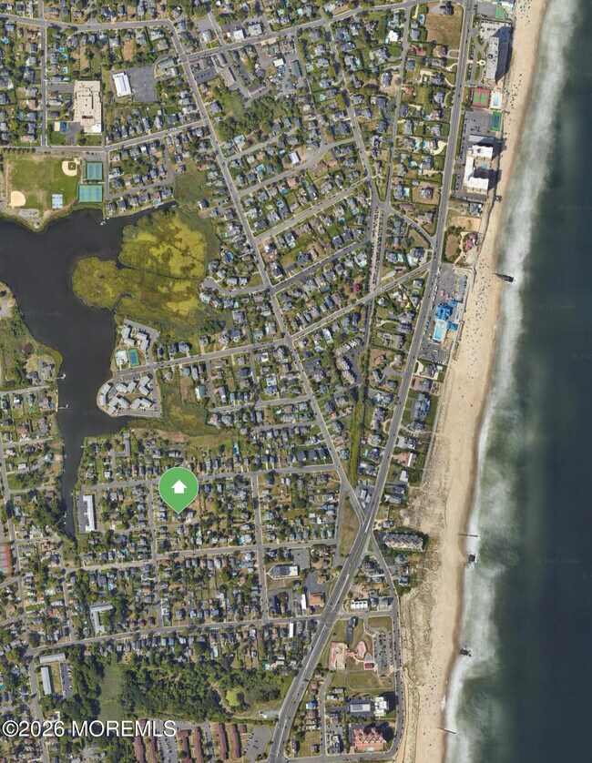 Building Photo - 83 Hennessey St