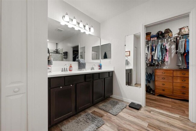 Building Photo - 25901 Aysen Dr
