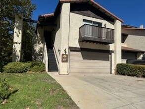 Building Photo - One Bedroom Condo