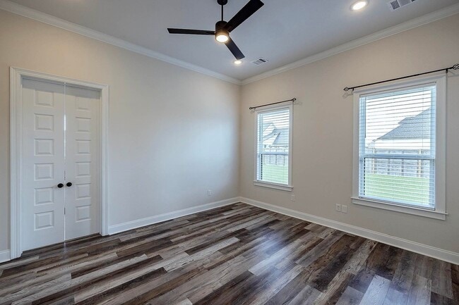 Building Photo - 102 Farmington Ct