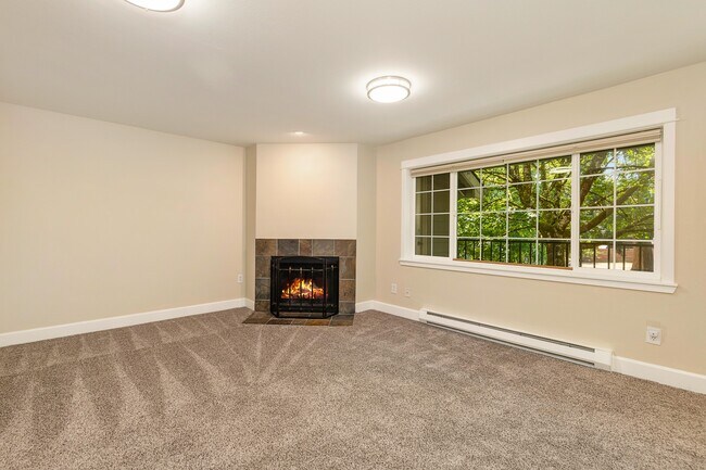 Building Photo - 755 5th Ave NW