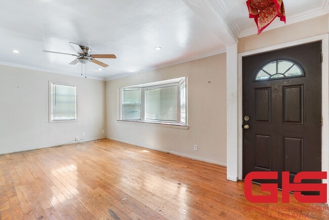 Building Photo - Del Vina Apts