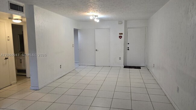 Building Photo - 702 NW 87th Ave