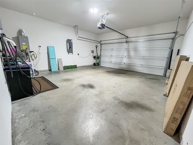 Building Photo - 11229 Yellow Rose Wy