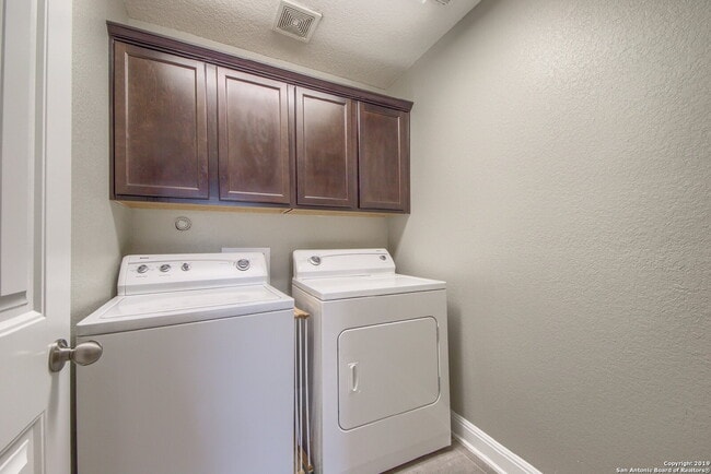 Building Photo - IMMACULATE HOME IN ALAMO RANCH AT 50% OFF THE 1ST MONTH'S RENT!!!