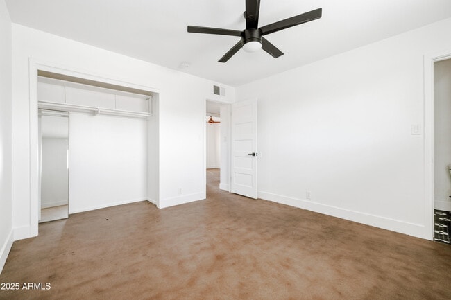 Building Photo - 1303 W 9th St