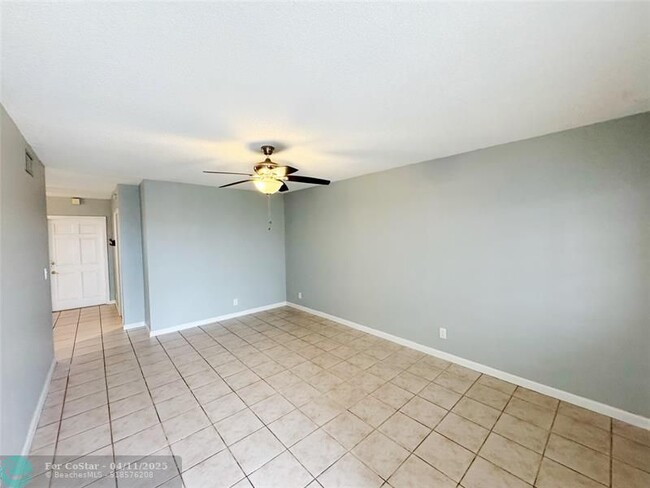 Building Photo - 1310 NW 43rd Ave