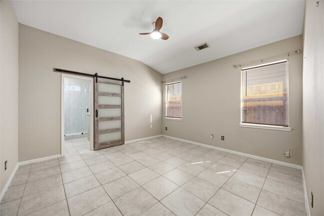 Building Photo - 1029 Riverwood Dr
