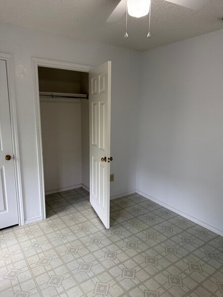 Building Photo - 1317 Bryan Pl