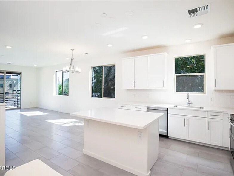 Building Photo - 300 N Gila Springs Blvd