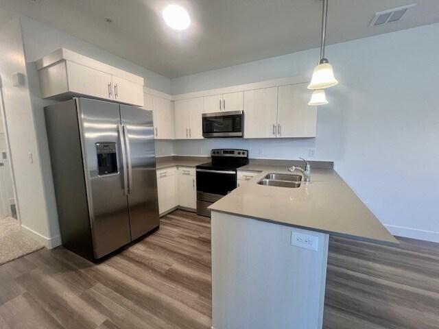 Building Photo - 13713 S Hanley Ln