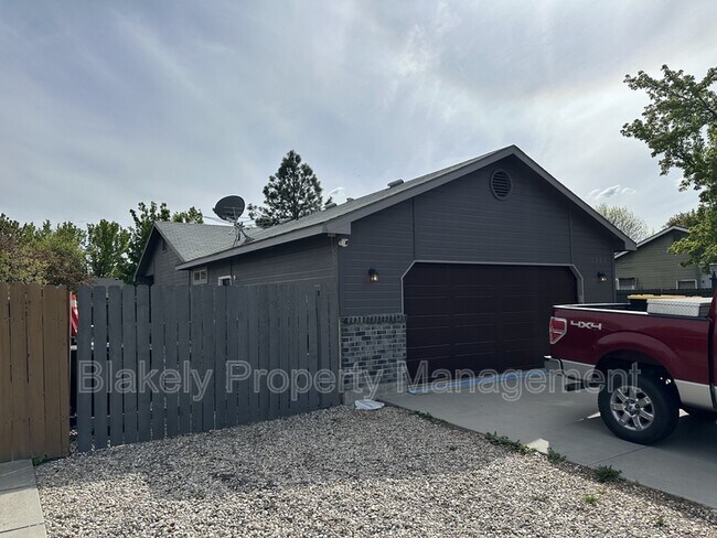 Building Photo - 2263 E Clarene St