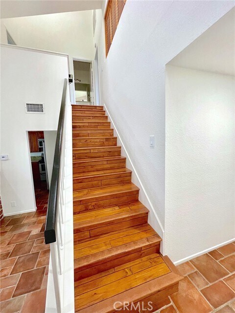 Building Photo - 809 Creekside Dr