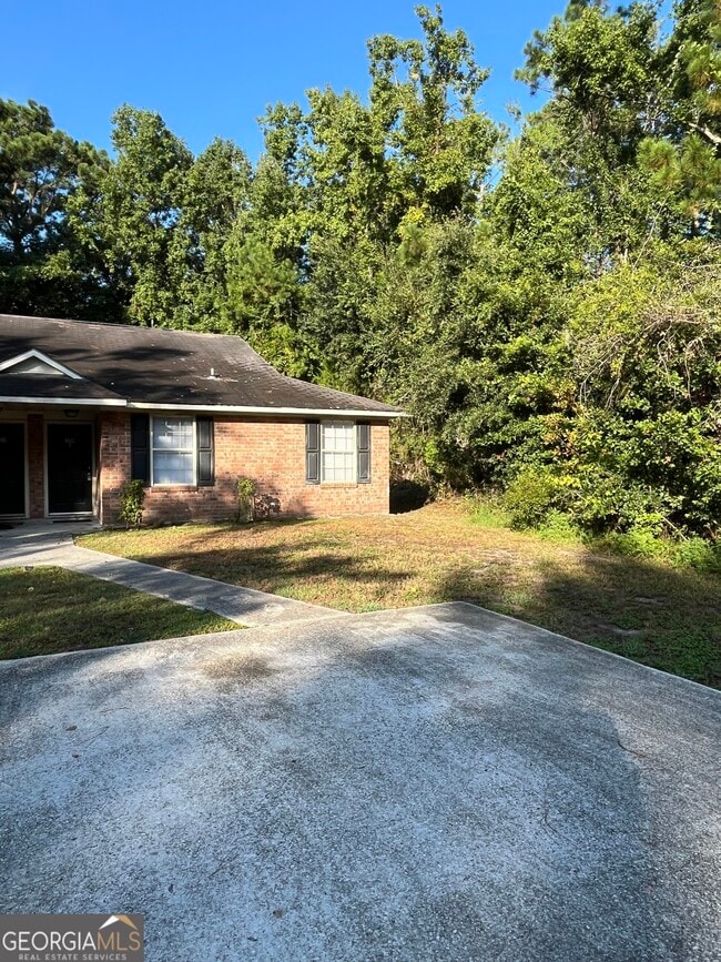 Primary Photo - 300 Admiral's Walk Dr