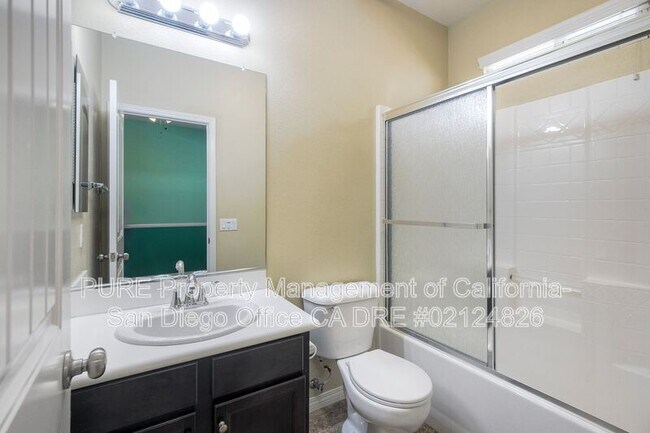 Building Photo - 584 Chandler Ct