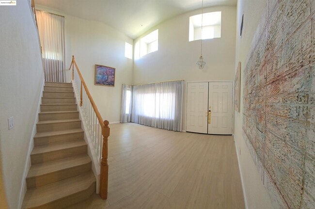 Building Photo - 988 Chamomile Ln