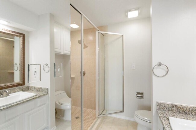 Building Photo - 921 Marine Dr